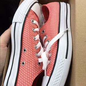 Converse Ultra Red Black White Women’s Size 7 NIB
